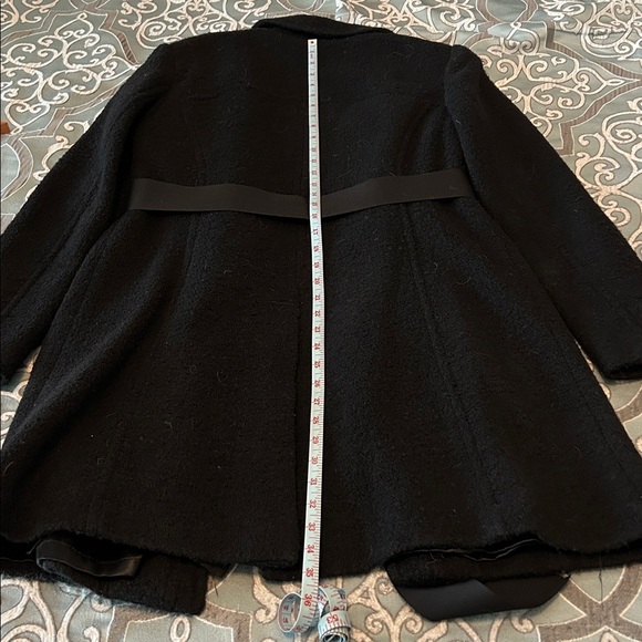 Nanette Lepore - Black Wool blend Belted Coat with Satin style Trim. Size 8 - Picture 10 of 11